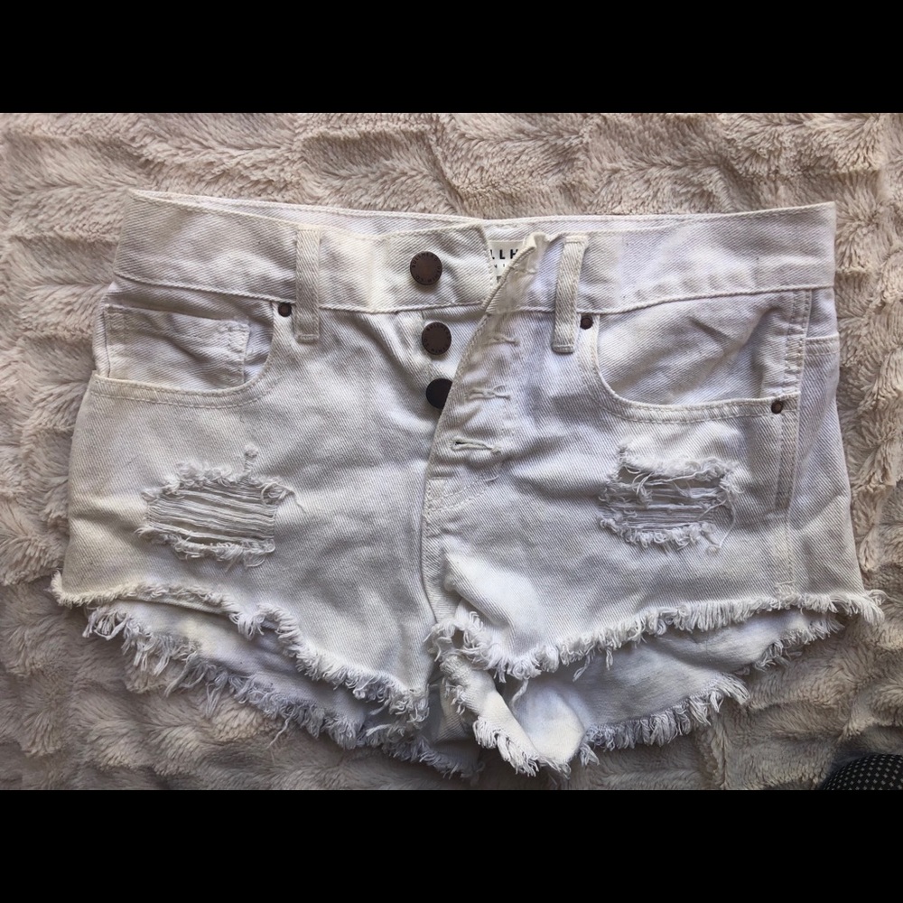 White Booty Shorts 🤍⚡️